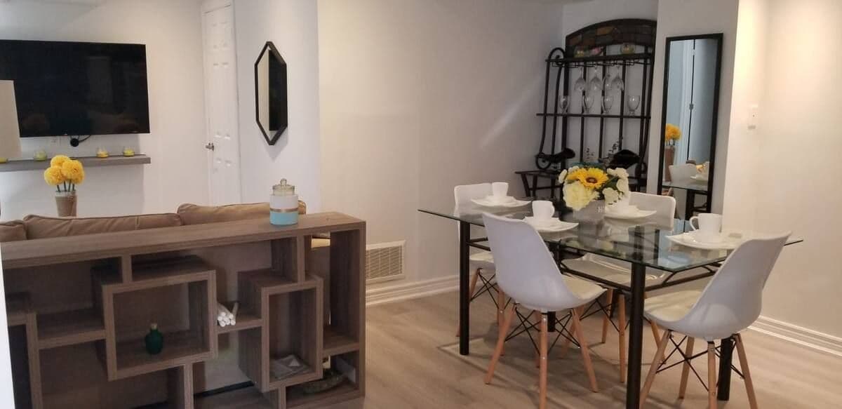 5900 Greensboro Drive Bsmt, Mississauga, ON L5M 5S4