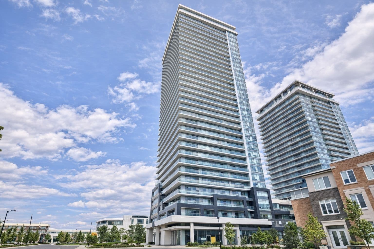 360 Square One Drive 1901, Mississauga, ON L5B 0G7