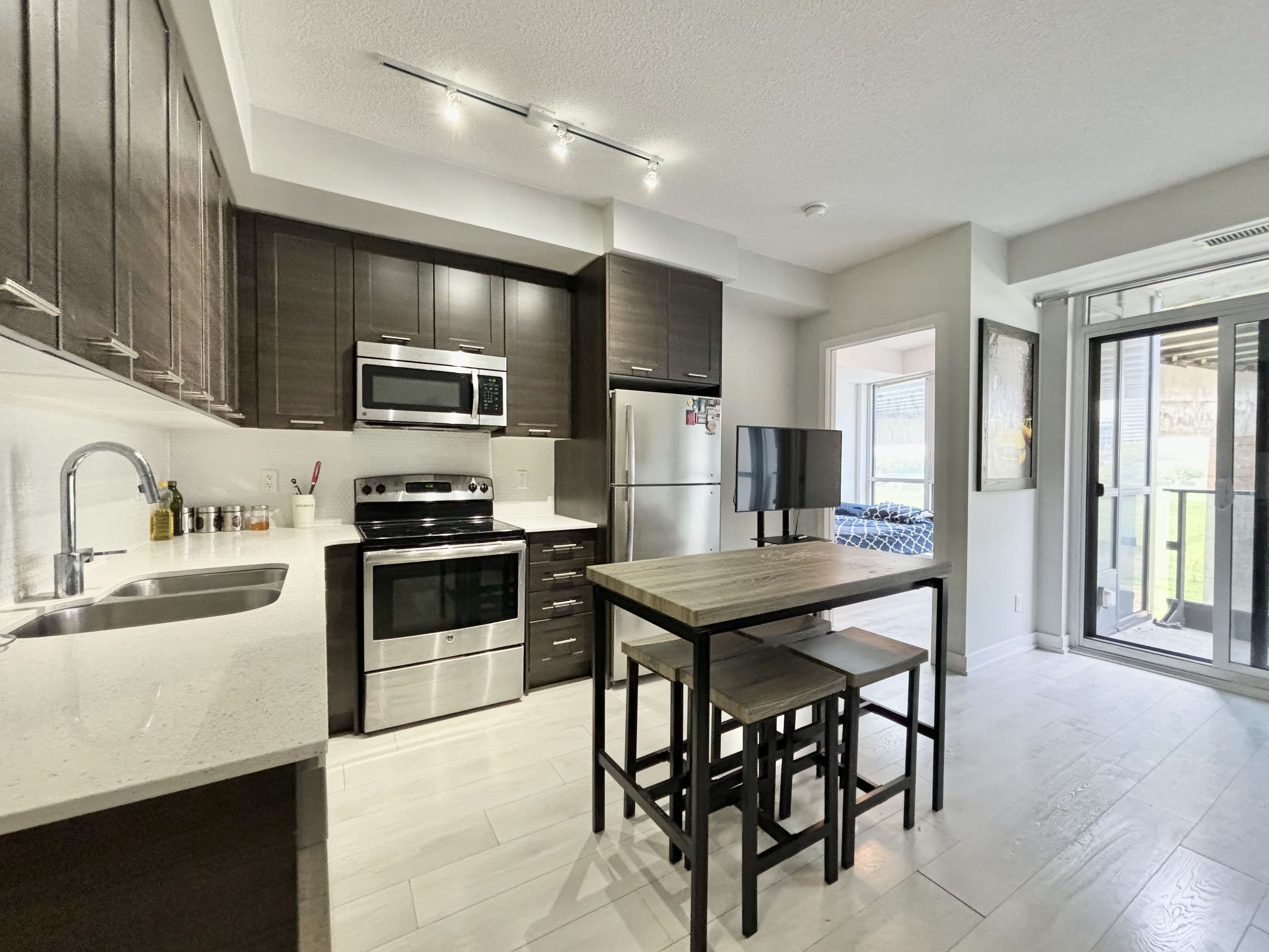 50 Bruyeres Mews 501, Toronto C01, ON M5V 0H8