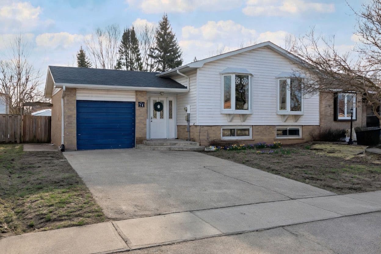 76 Bernick Drive, Barrie, ON L4M 2V6