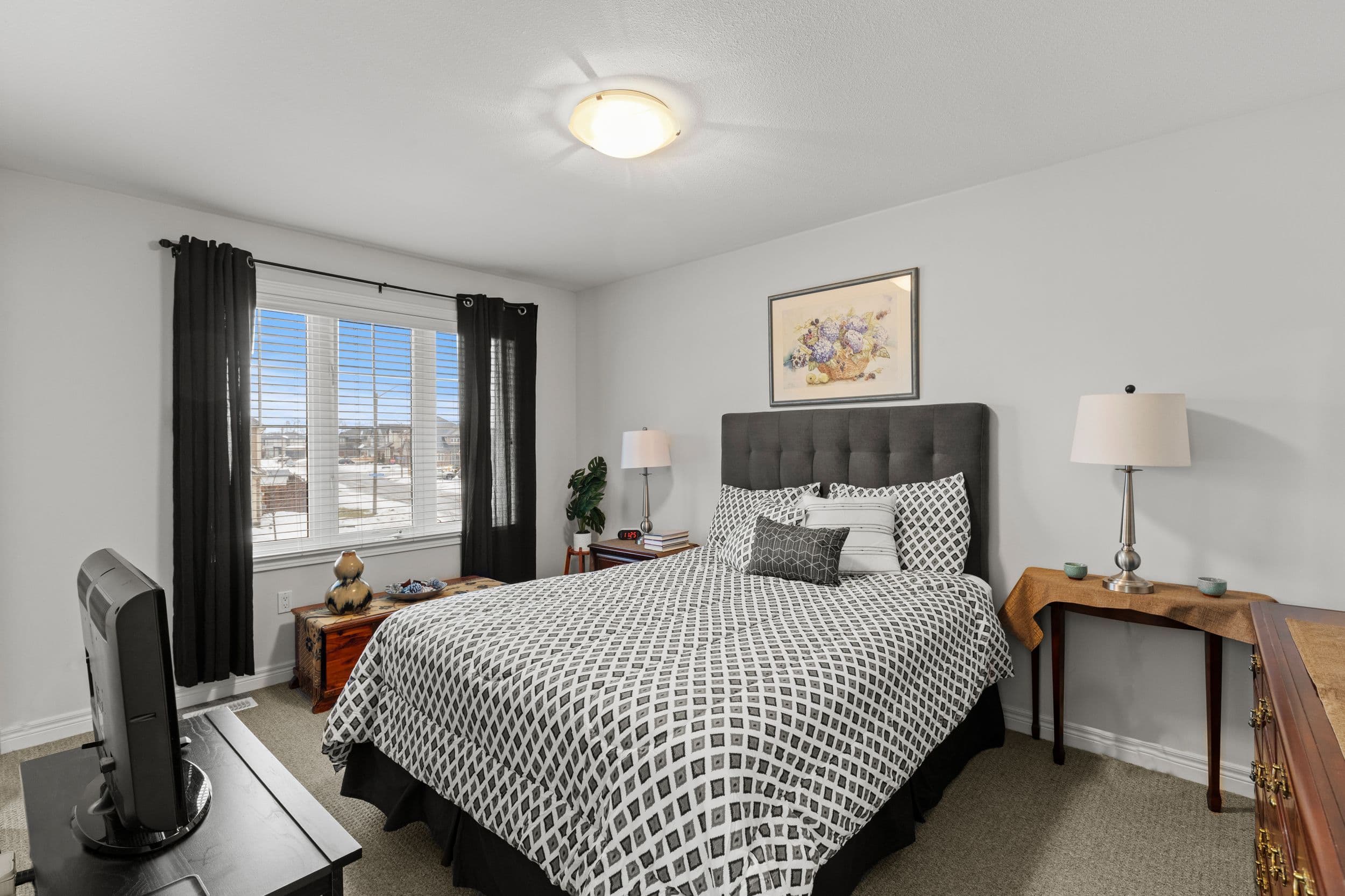 8424 Mulberry Drive, Niagara Falls, ON L2H 0K4