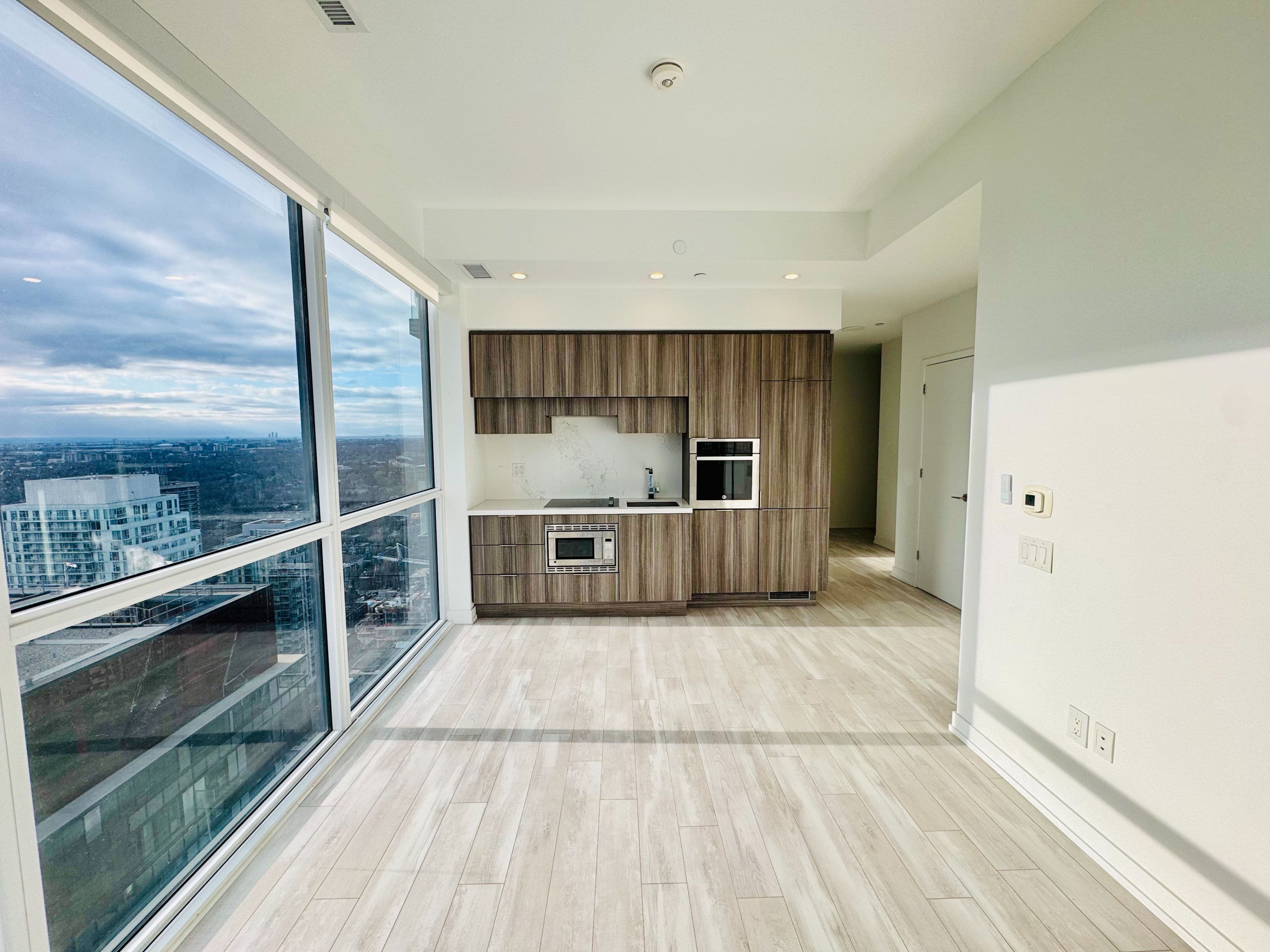 39 Roehampton Avenue 3905, Toronto C10, ON M4P 1P9