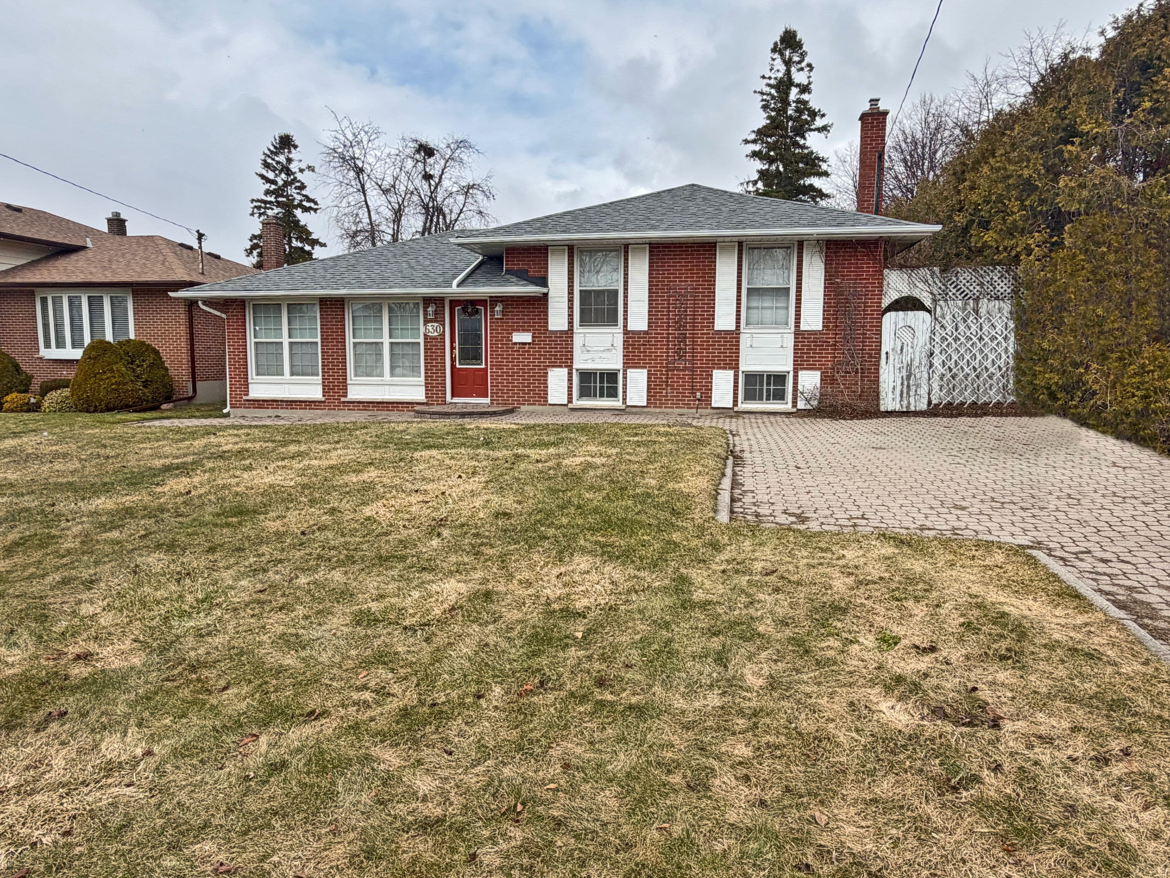 630 Buchan Avenue, Oshawa, ON L1J 3A3
