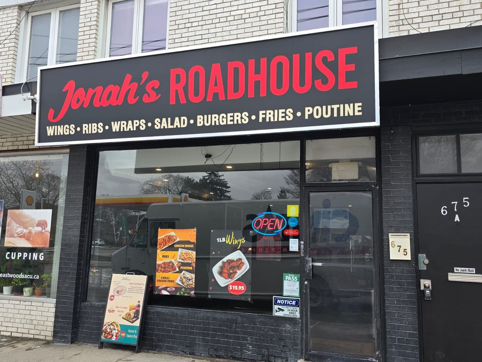 675 The Queensway N/A, Toronto W07, ON M8Y 1K8