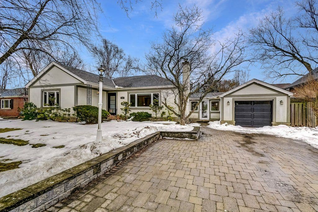 34 Oakley Court, Hamilton, ON L9G 1T5