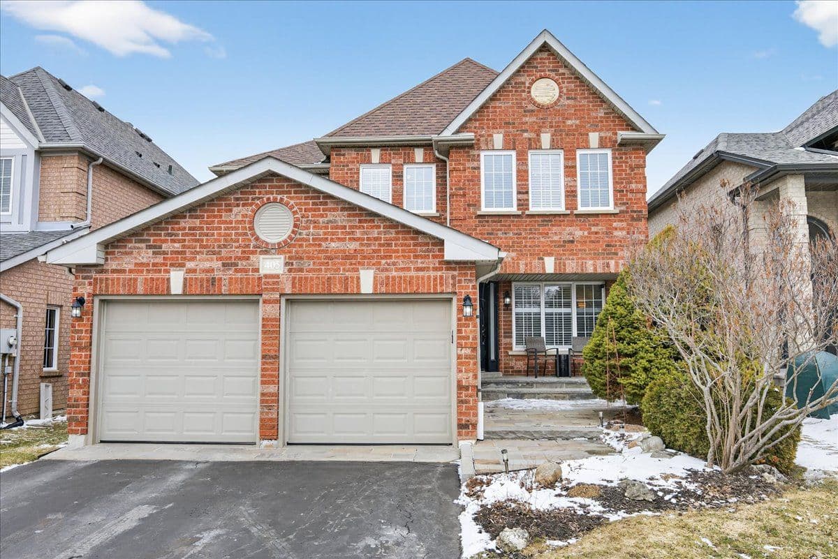 405 Silken Laumann Drive, Newmarket, ON L3X 2J1