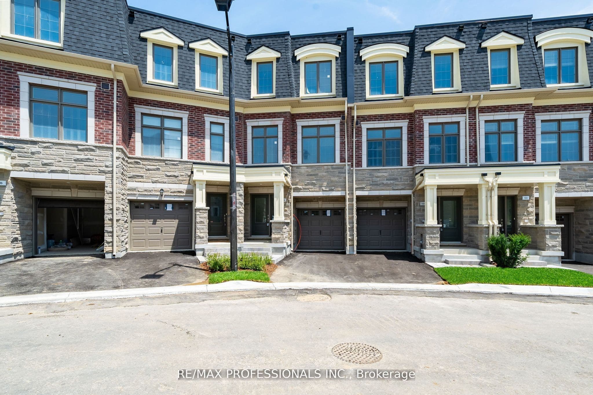 100 Salina Street, Mississauga, ON L4M 1X8