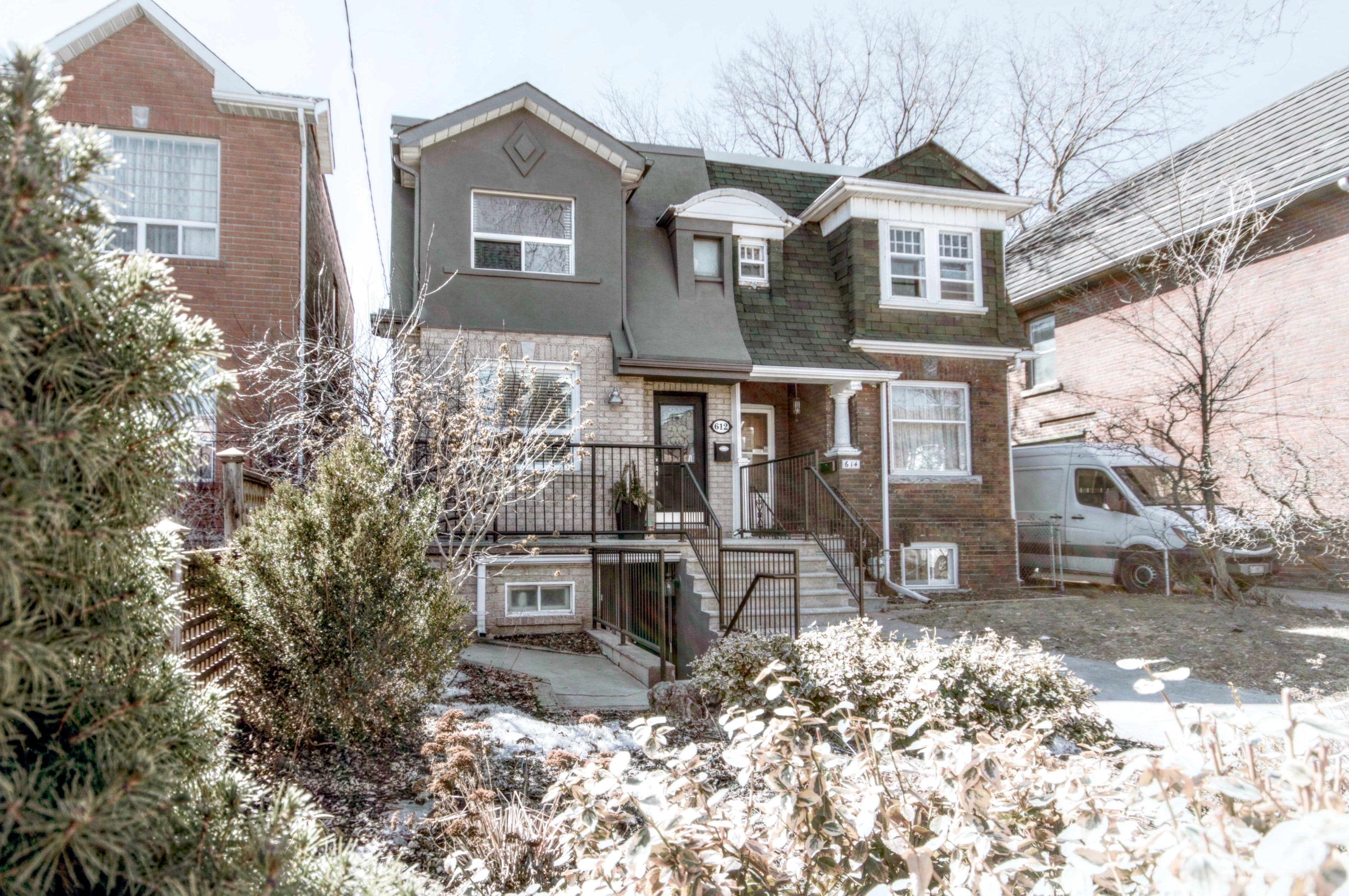 612 St Clarens Avenue Main, Toronto W02, ON M6H 3W9