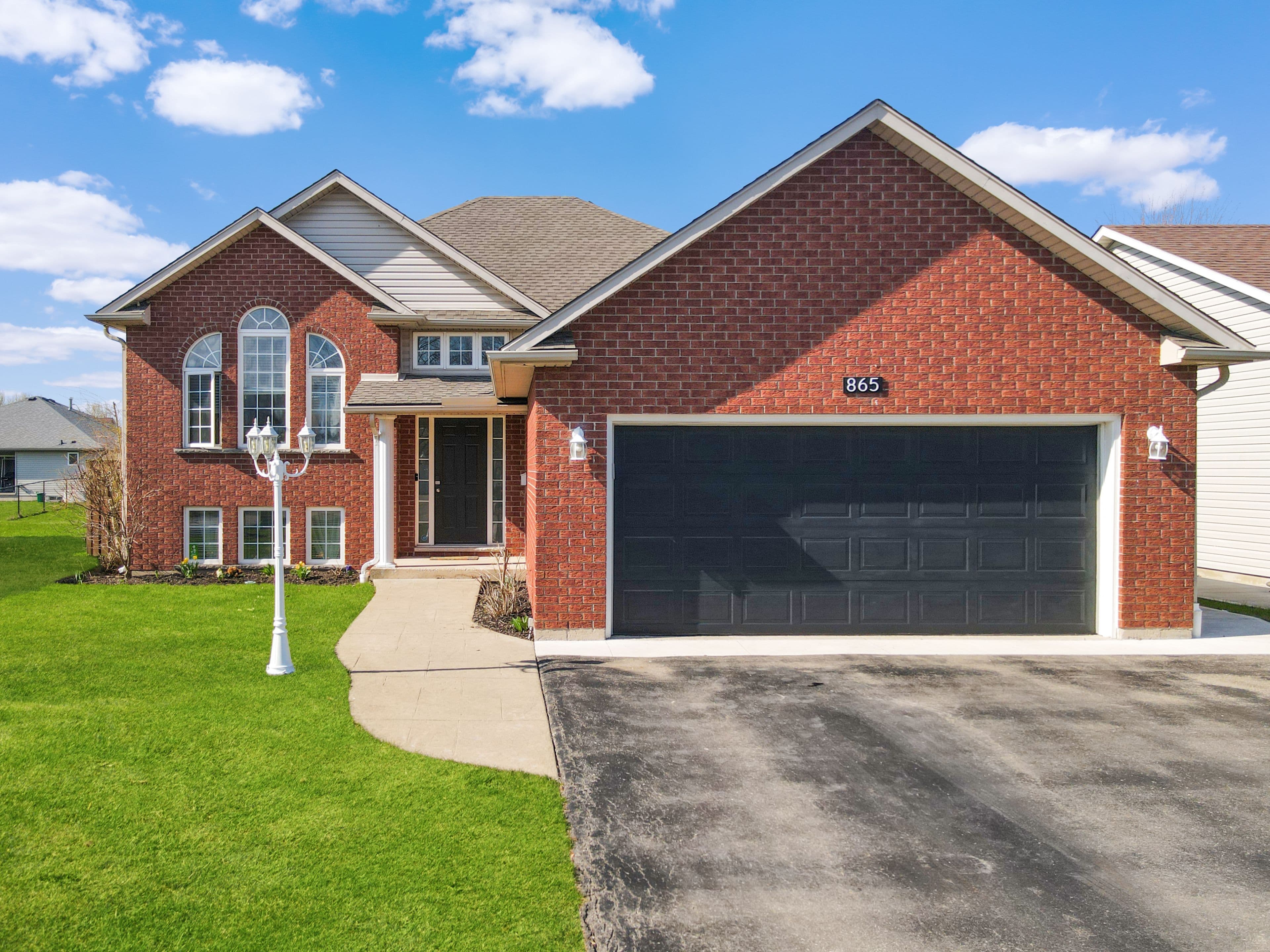 865 Canada Drive, Fort Erie, ON L2A 6S5