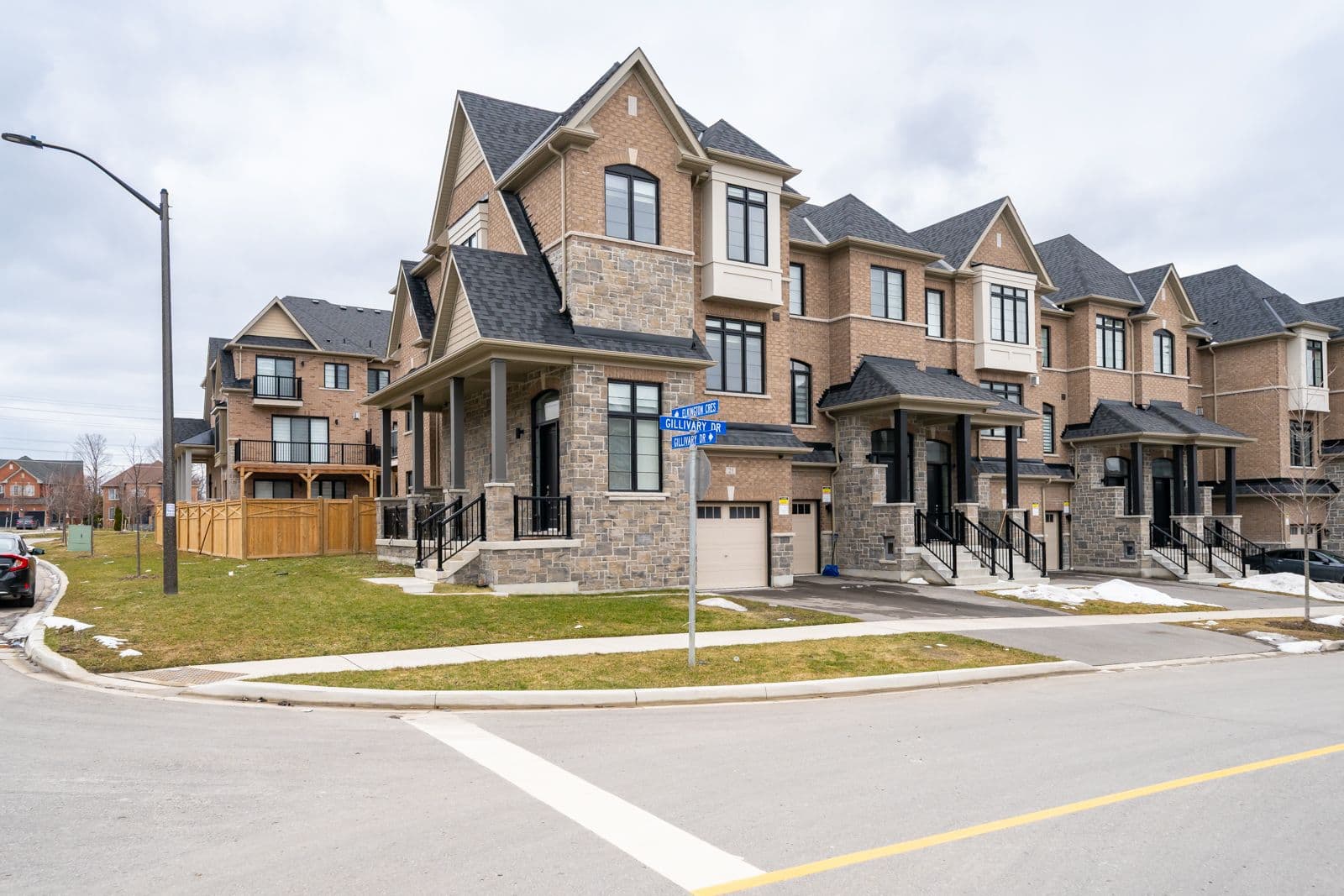 21 Gillivary Drive, Whitby, ON L1P 0C9