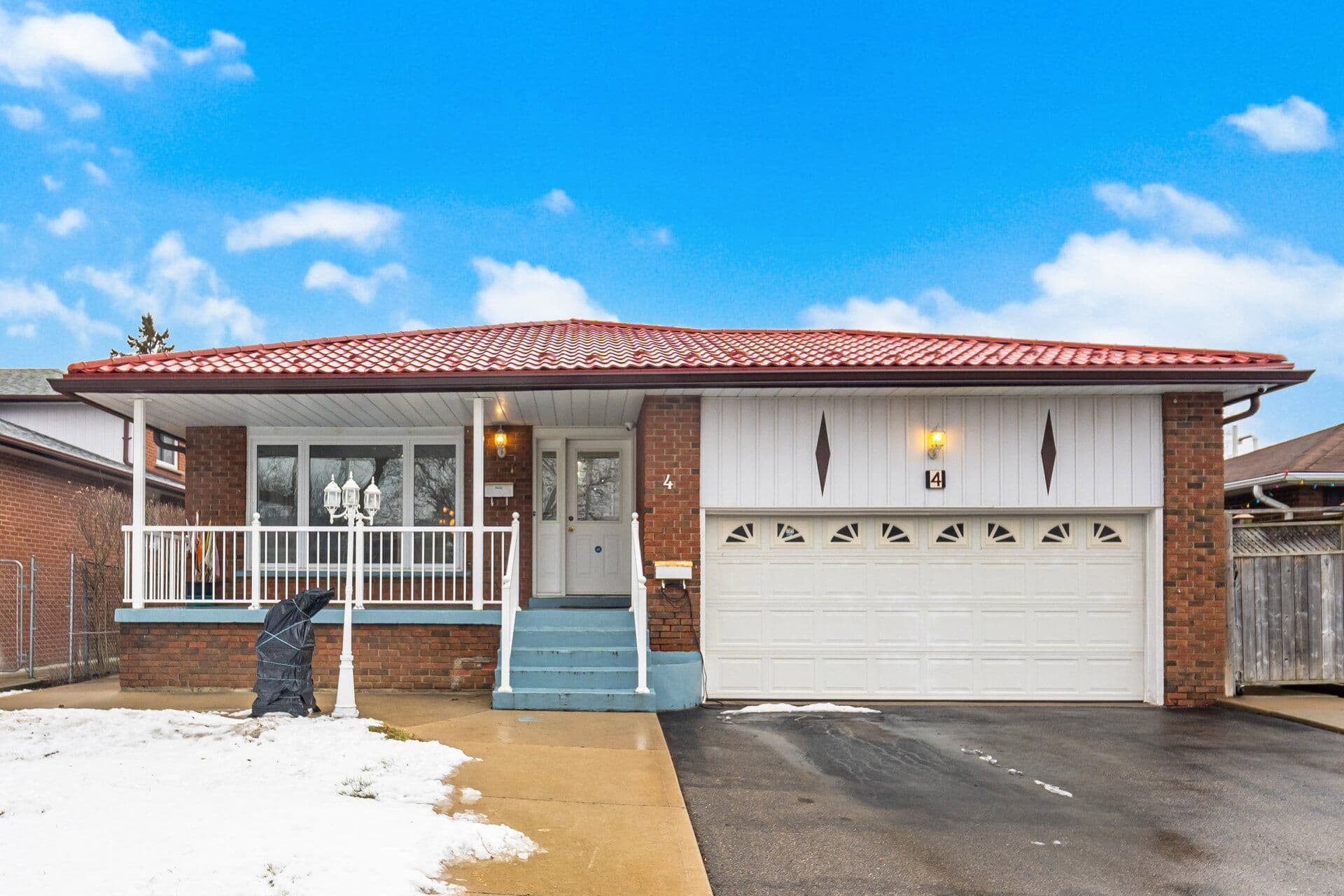 4 Manorcrest Street, Brampton, ON L6S 2W9