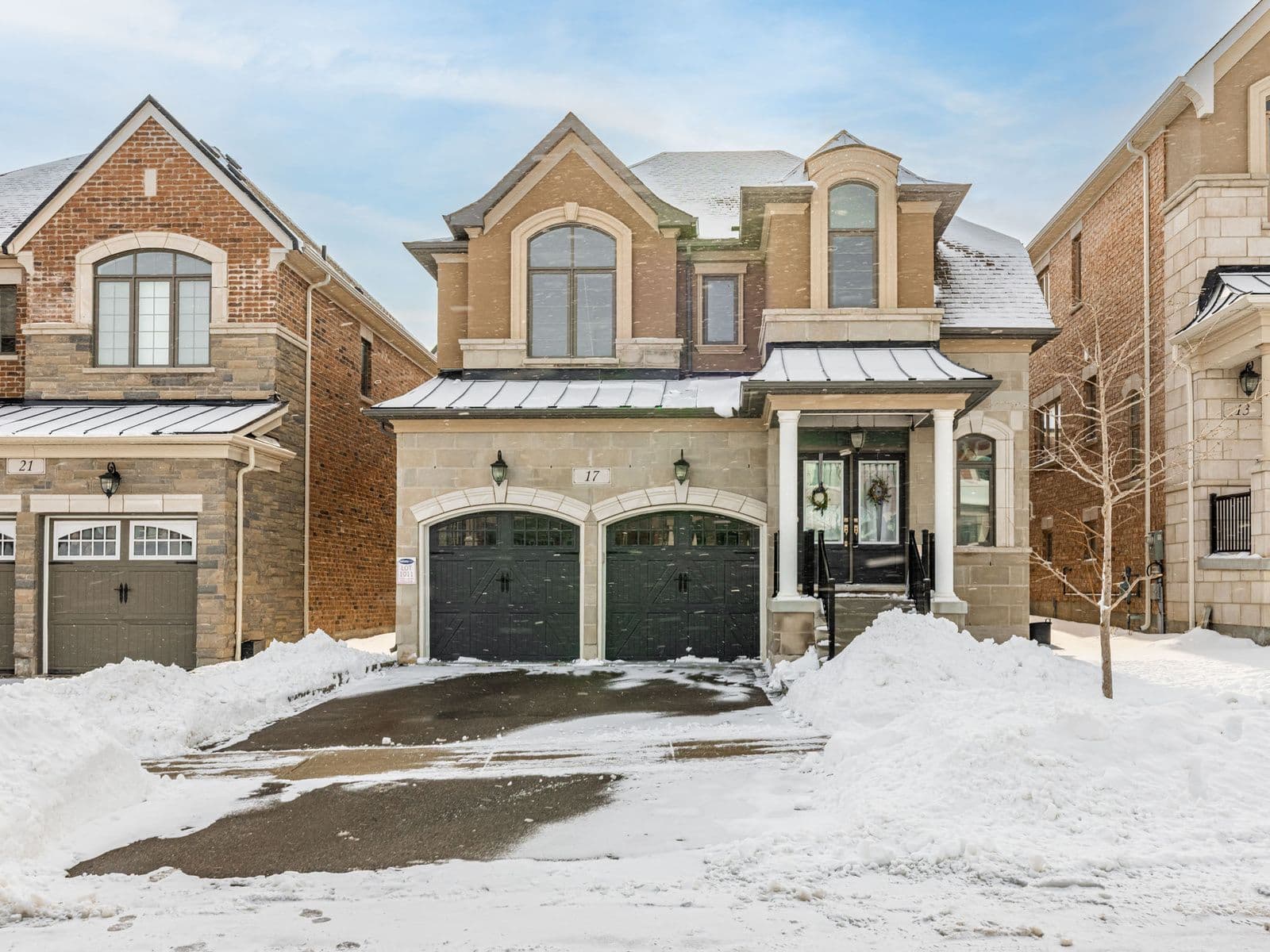 17 St Anne Way, Vaughan, ON L4H 4V4