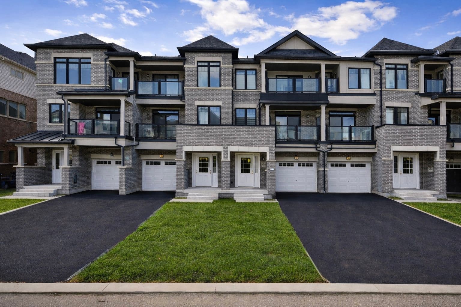 1983 Cameron Lot Crescent, Oshawa, ON L1L 0S1