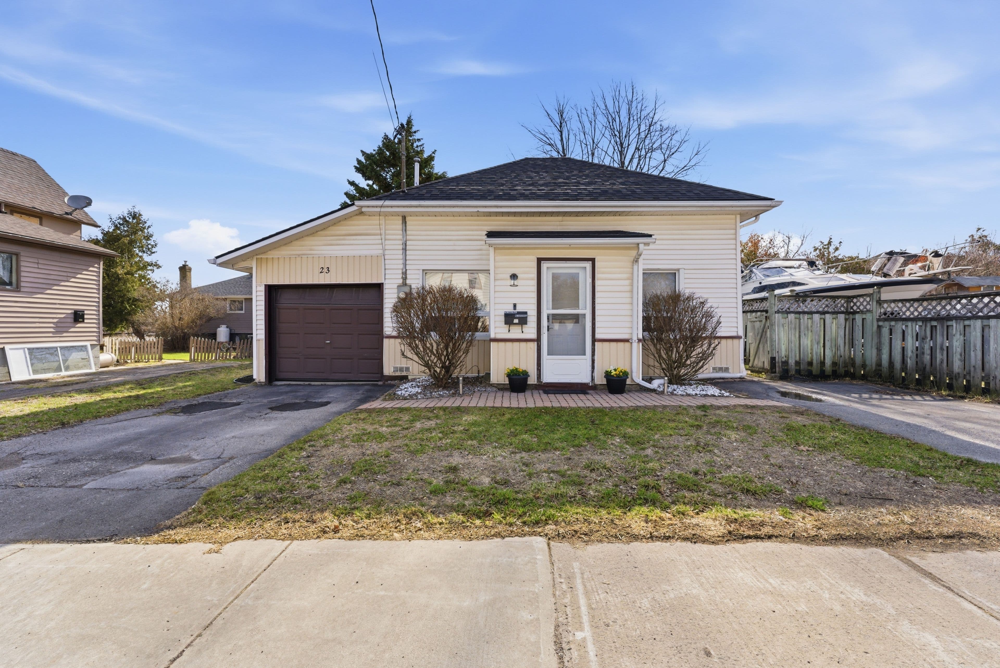 23 Guelph Street, Quinte West, ON K8V 4G2