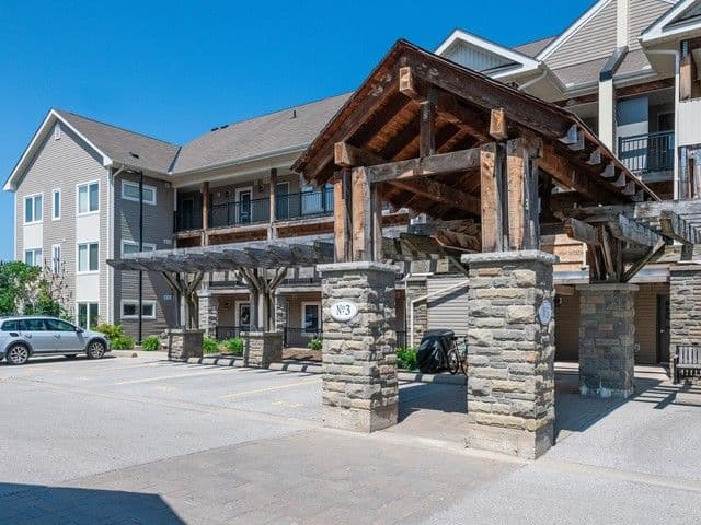 3 Brandy Lane Drive 302, Collingwood, ON L9Y 0X4
