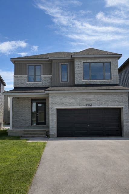 602 Glade Grove, Kanata, ON K2V 0V1