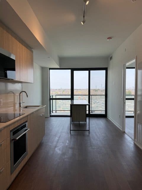 251 Masonry Way 811, Mississauga, ON L5H 0B2