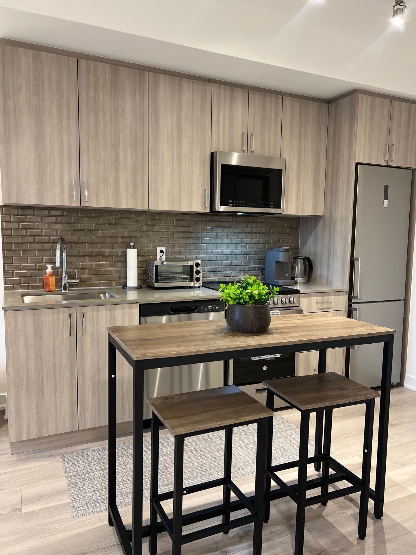 1005 Dundas Street E 634, Oakville, ON L6H 8C7