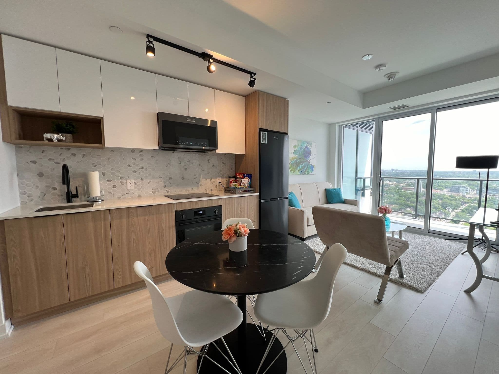 5 Defries Street 3613, Toronto C08, ON M5A 0W7