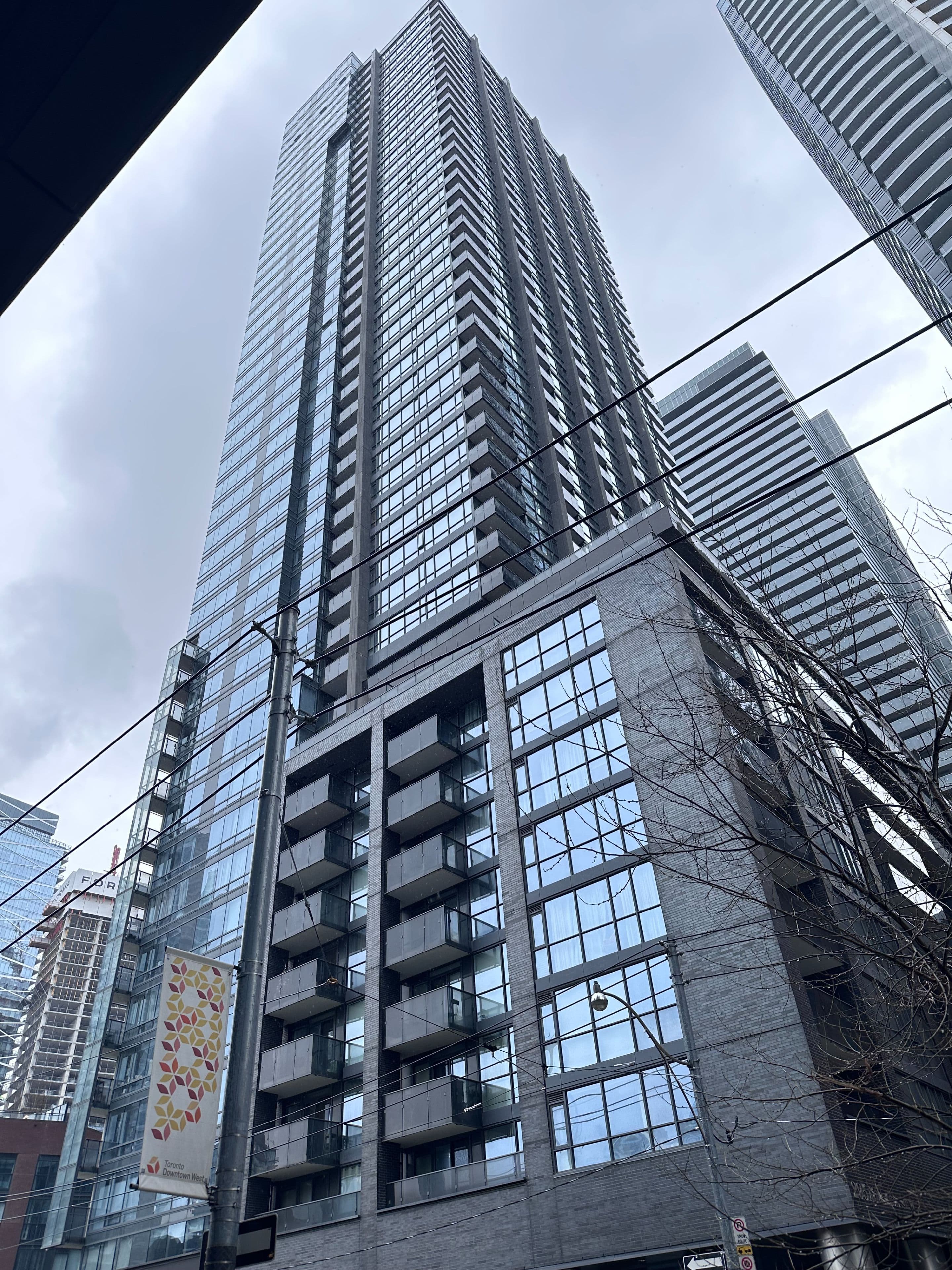 295 Adelaide Street W 209, Toronto C01, ON M5V 0L4