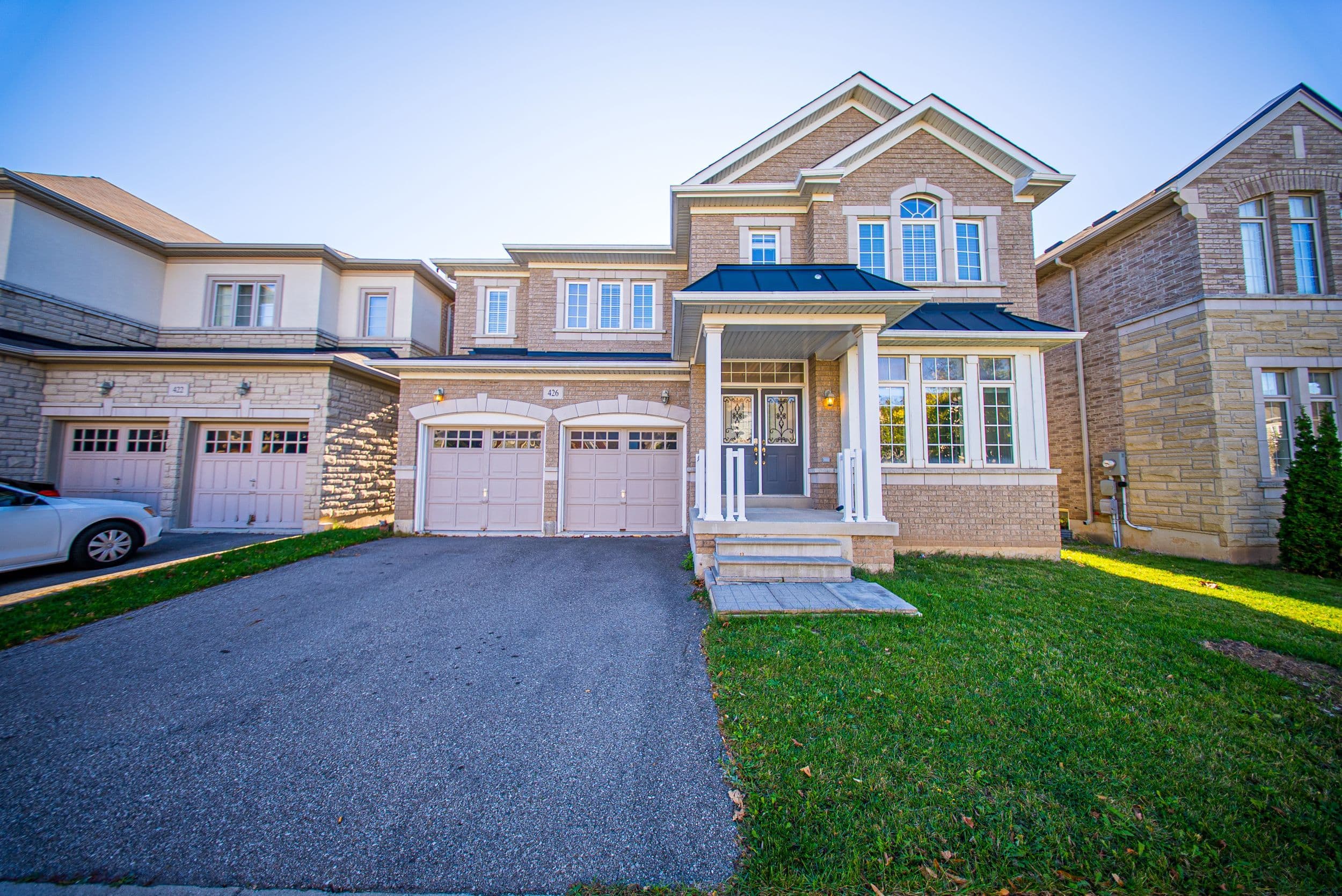 426 Hidden Trail, Oakville, ON L6M 0N4