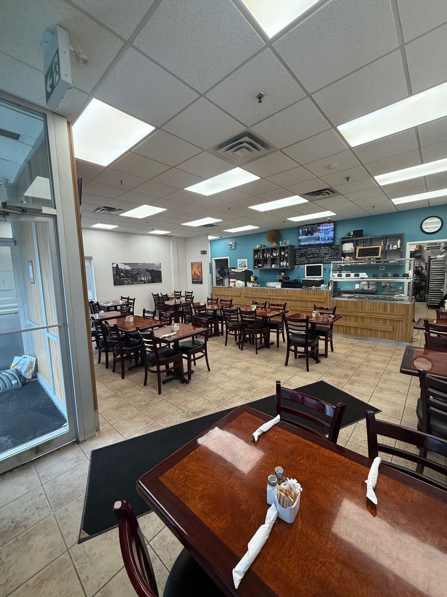 167 Applewood Crescent 1, Vaughan, ON L4K 4K7