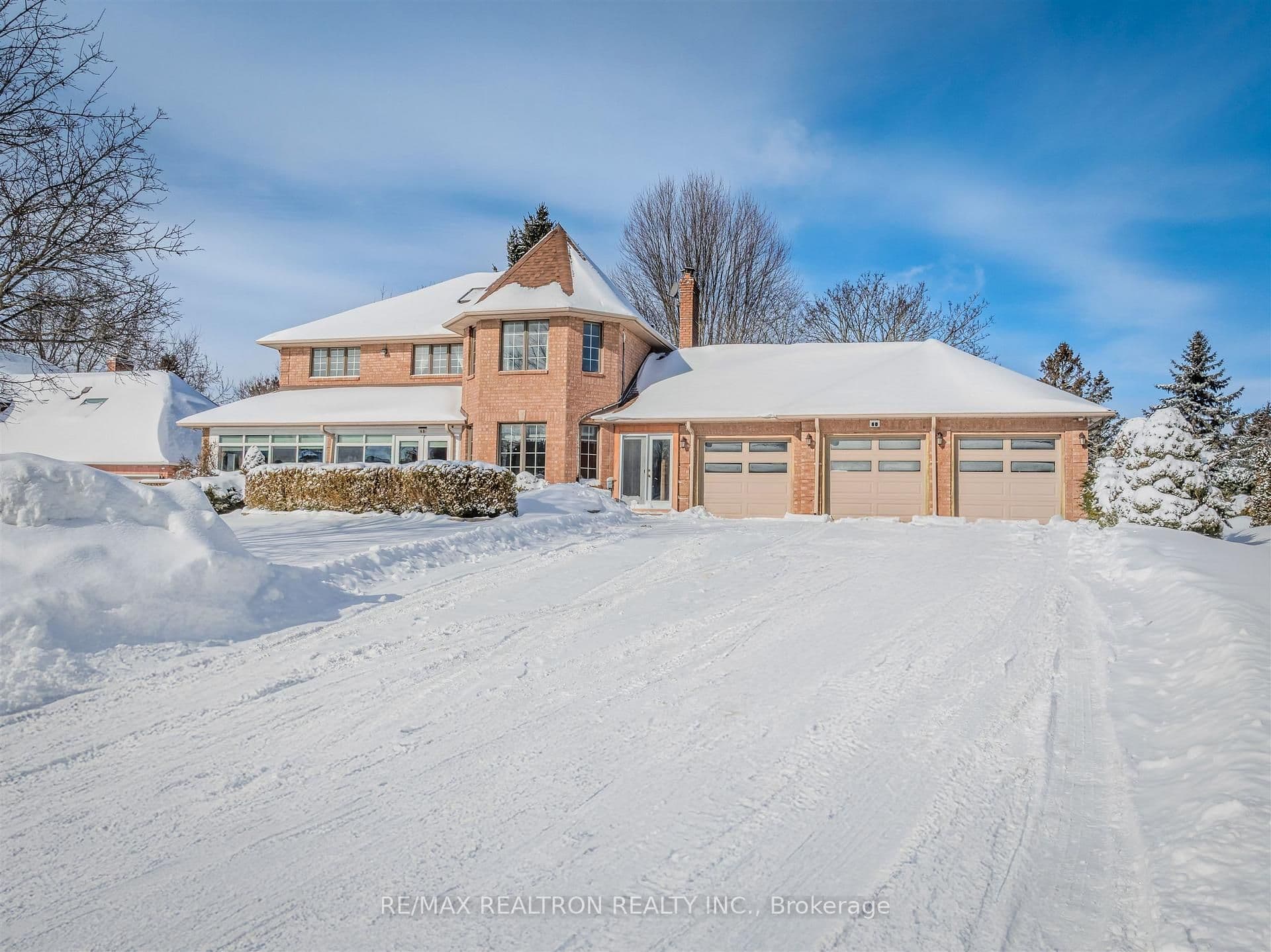 60 Arthur Hall Drive, East Gwillimbury, ON L0G 1V0