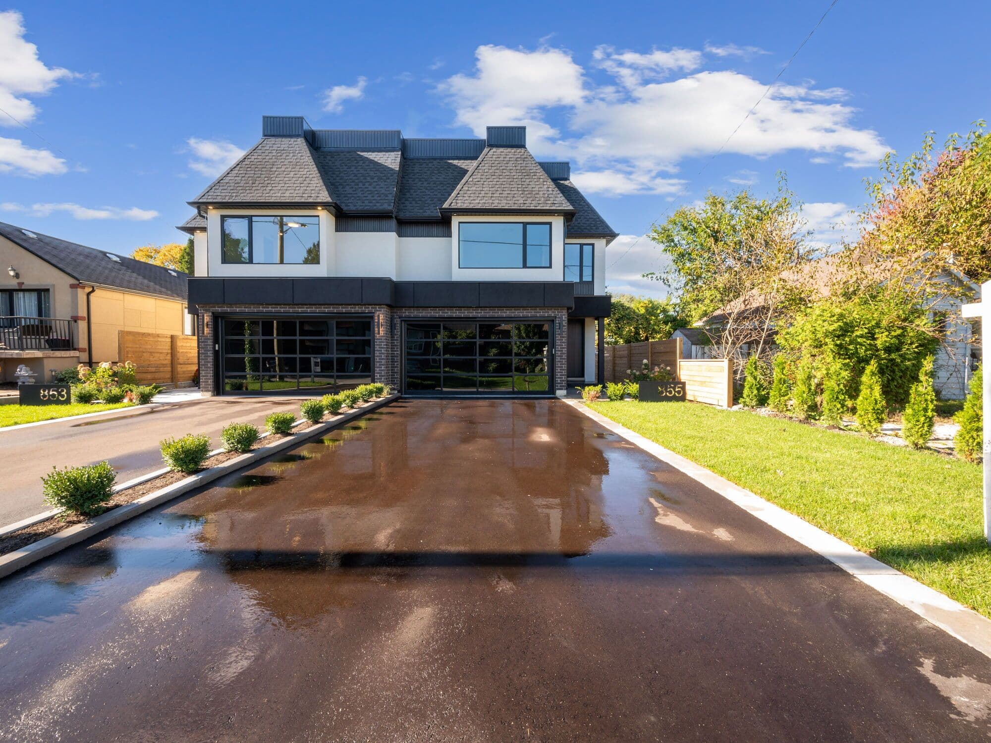 855 Tenth Street, Mississauga, ON L5E 1S7