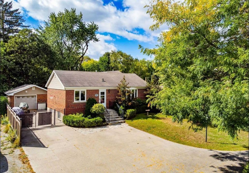 550 Fourth Line, Oakville, ON L6L 5A7