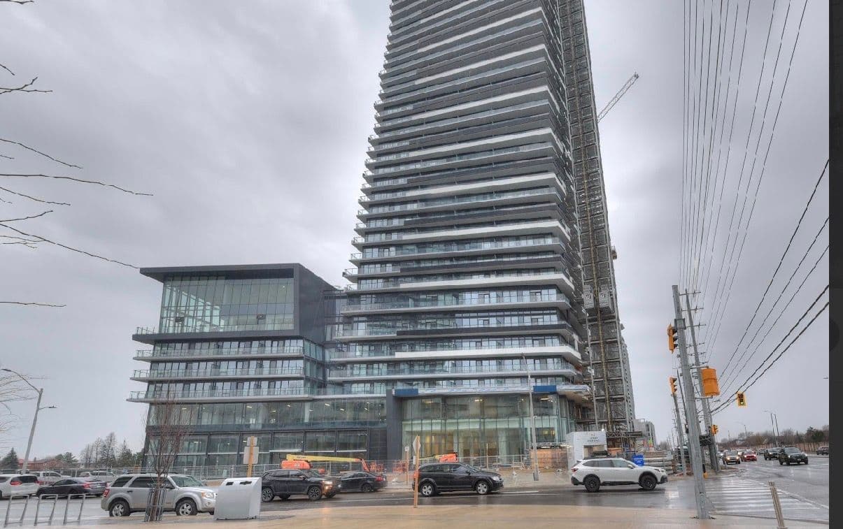 448 Burnhamthorpe Road W 811, Mississauga, ON L5B 0M3