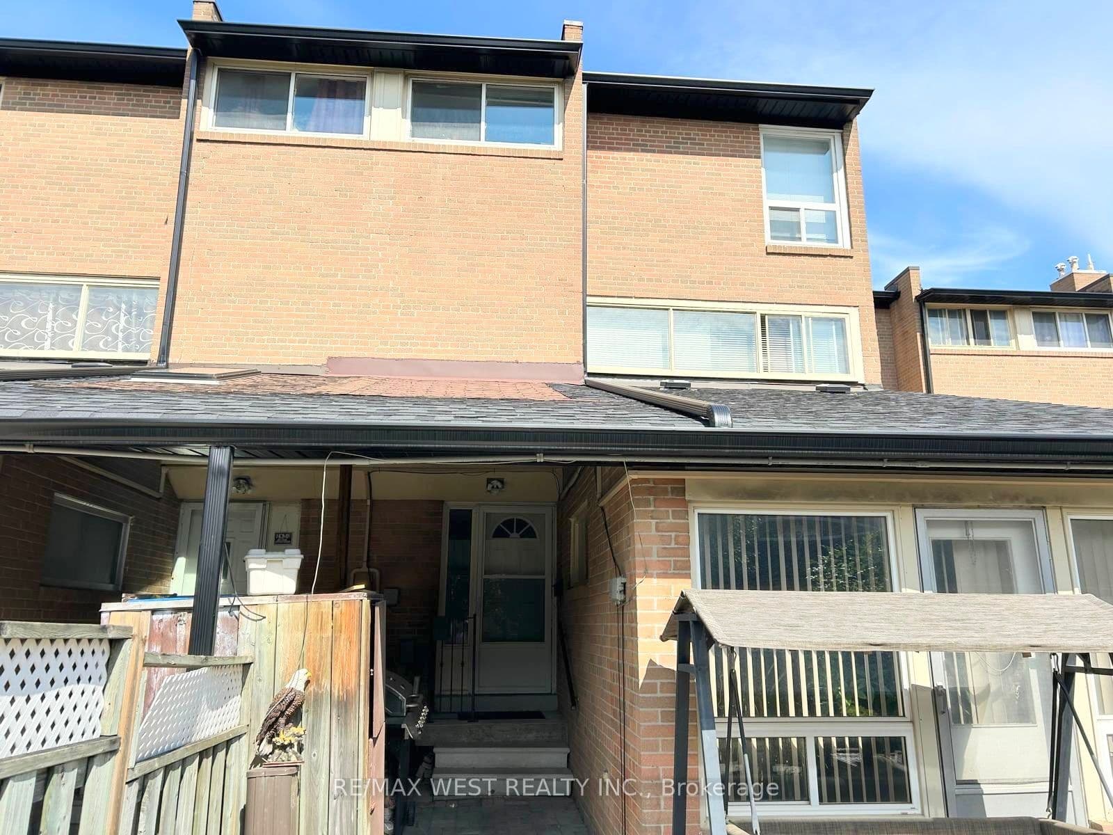 260 John Garland Boulevard 234, Toronto W10, ON M9V 1N8