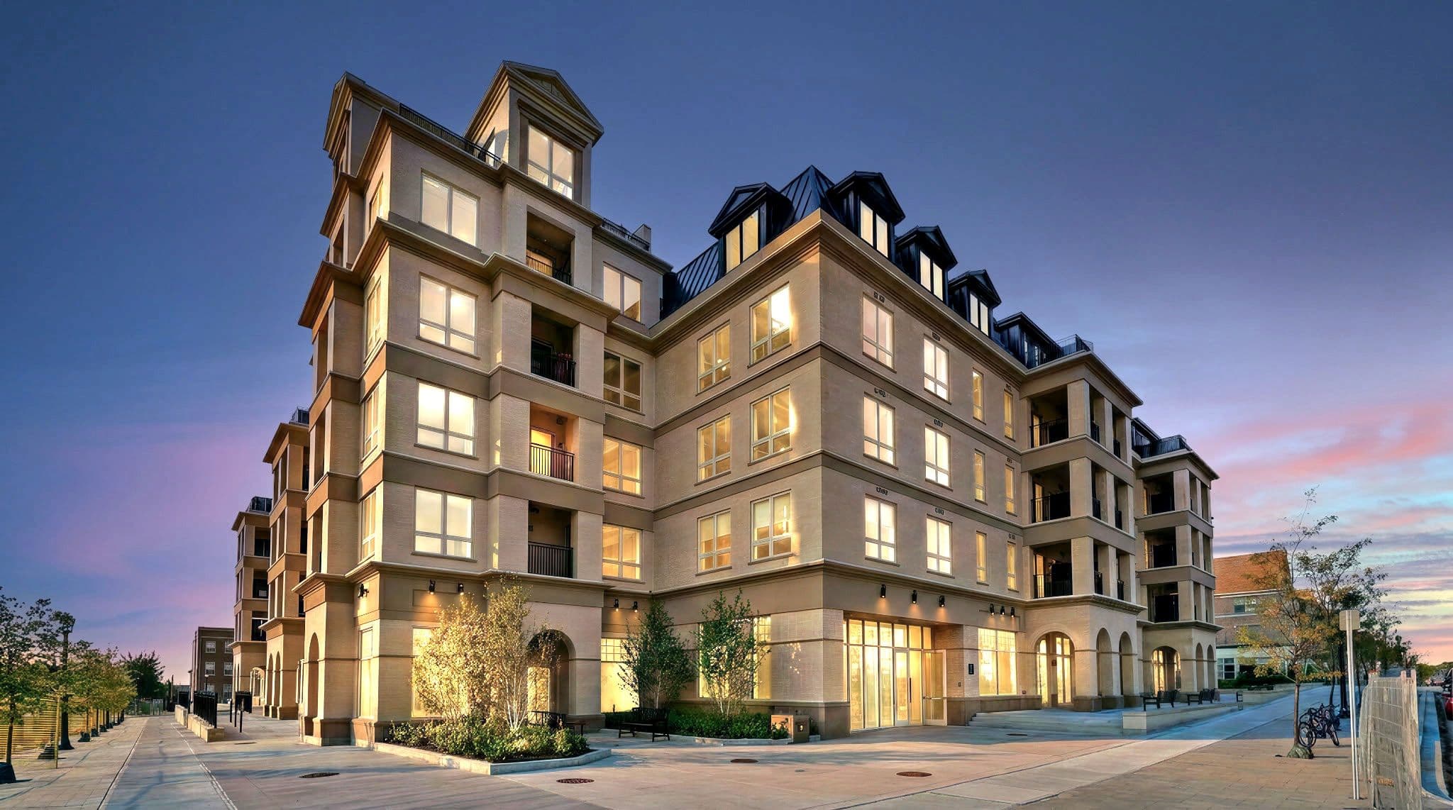 101 Cathedral High Street Ph39, Markham, ON L8C 0P1