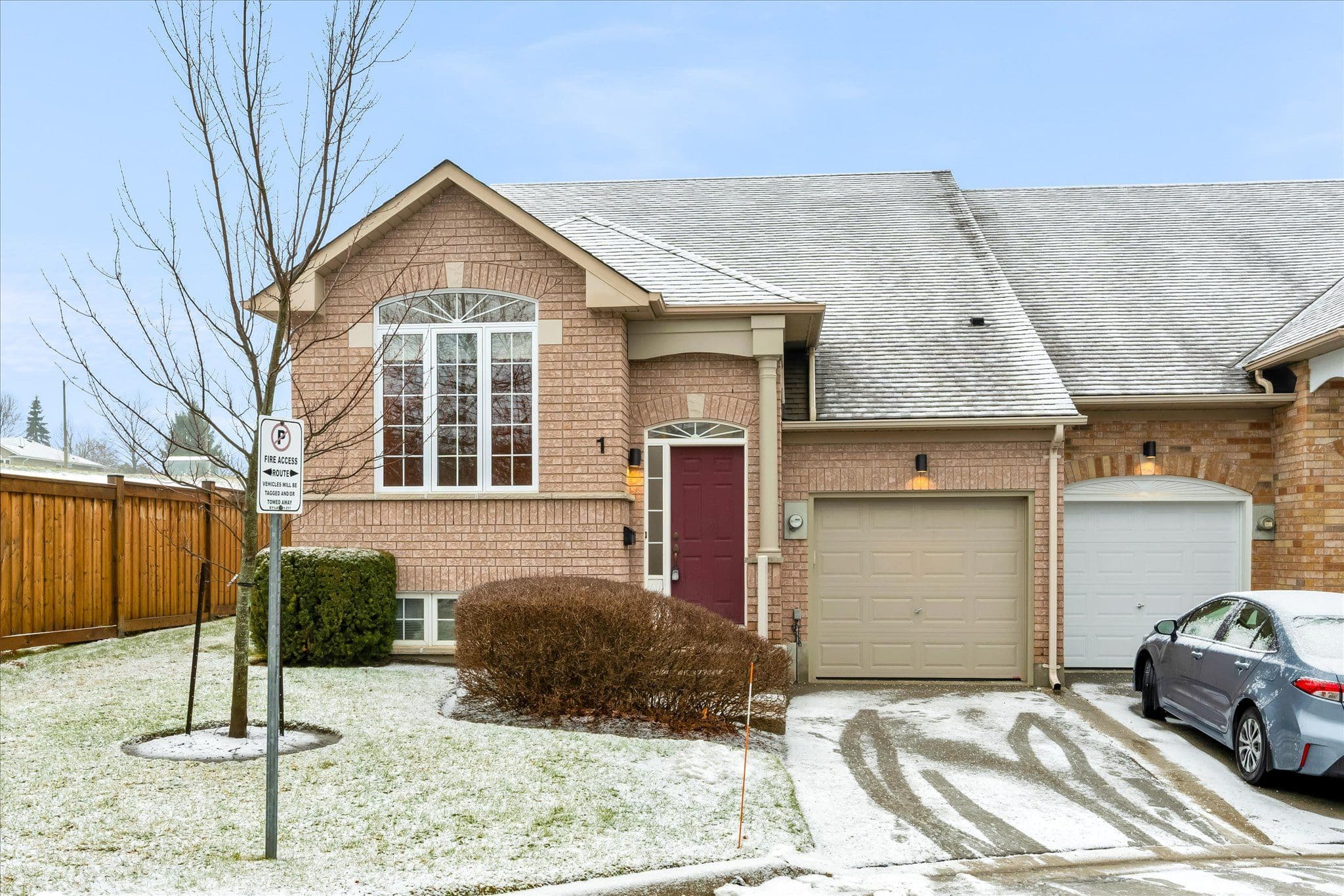 10 Davidson Boulevard 1, Hamilton, ON L9H 7N9