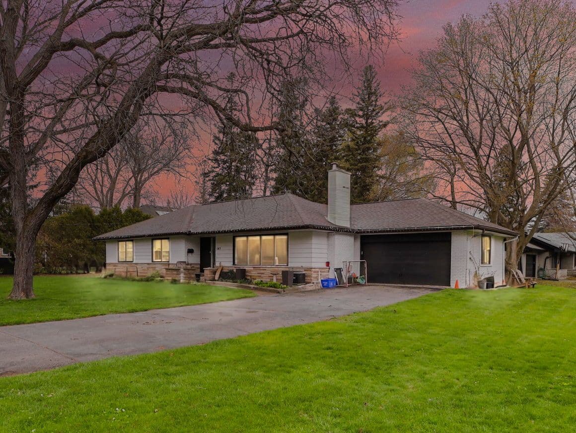 167 Blue Water Place, Burlington, ON L7L 2J3