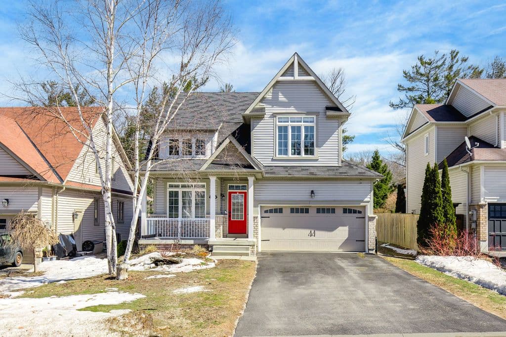 11 CHRISTY Drive, Wasaga Beach, ON L9Z 1S7