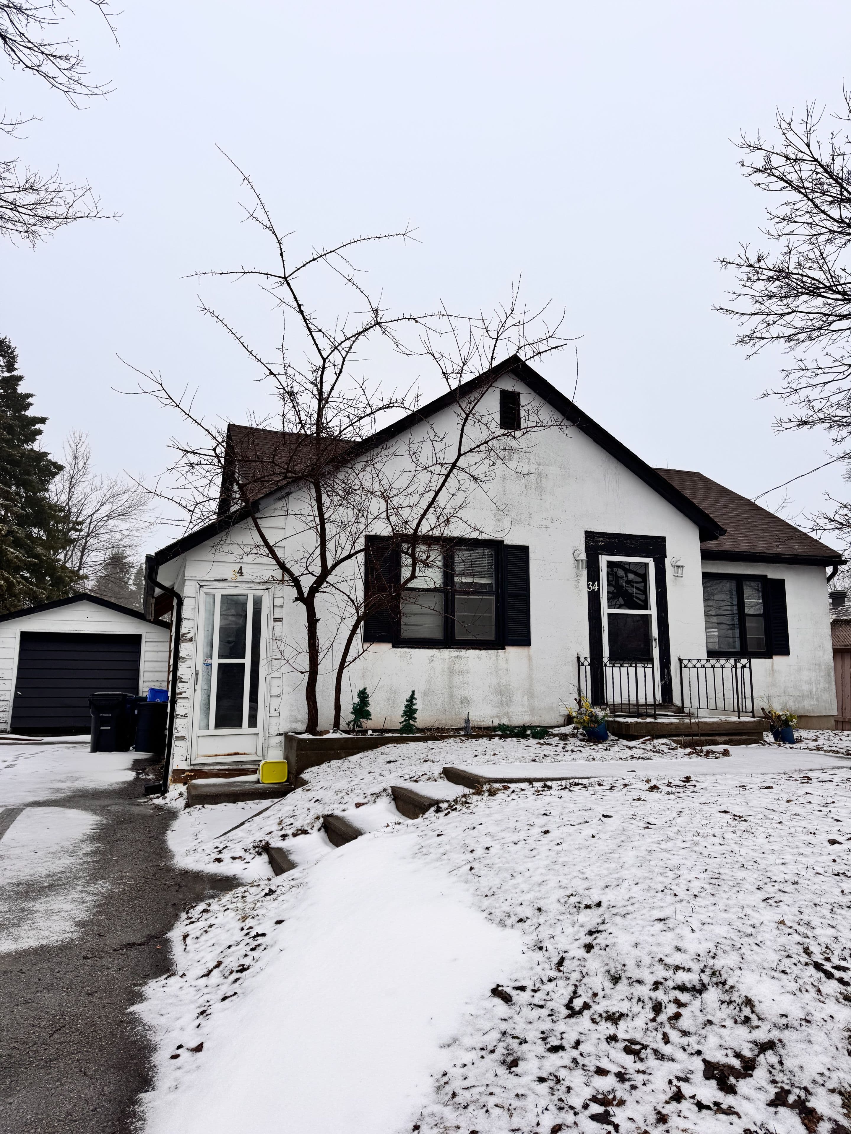 34 Cundles Road E, Barrie, ON L4M 2Z5