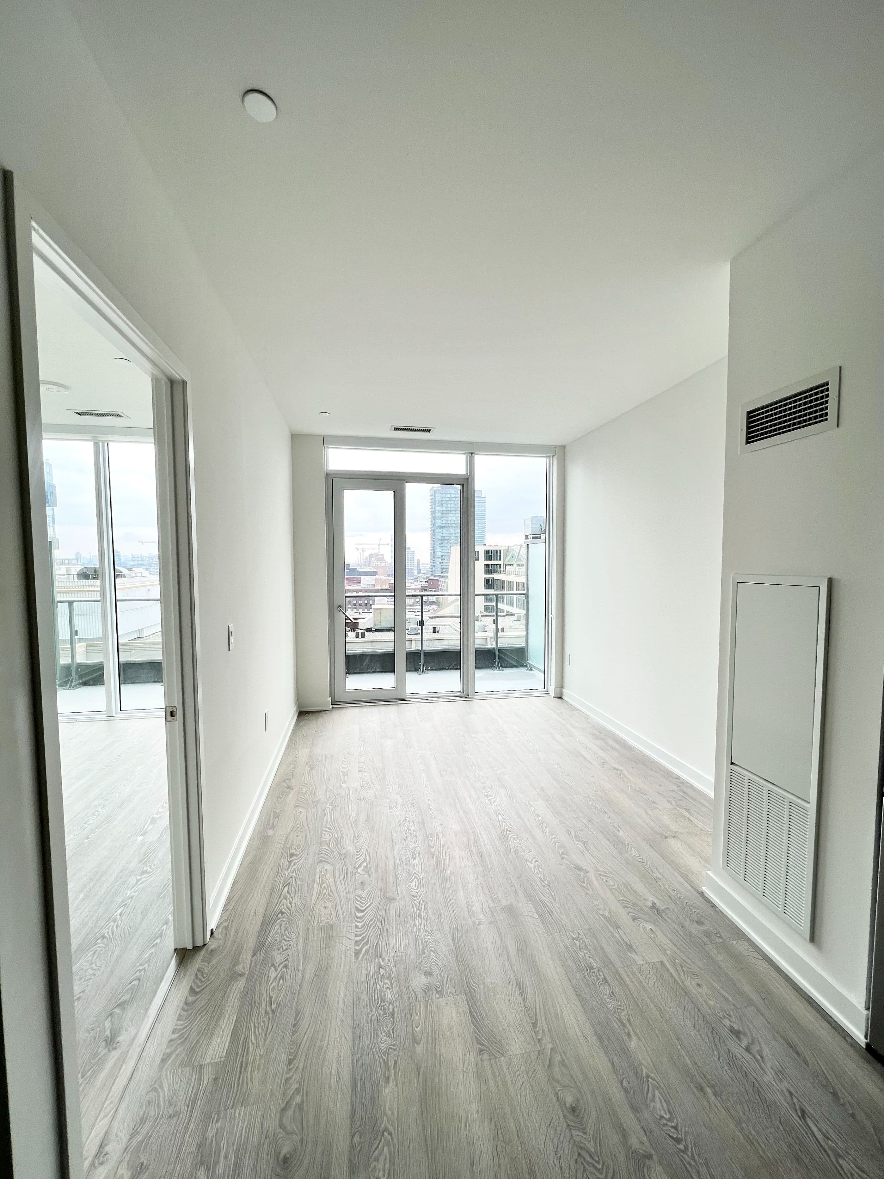 60 Princess Street 1015, Toronto C08, ON M5A 2C7