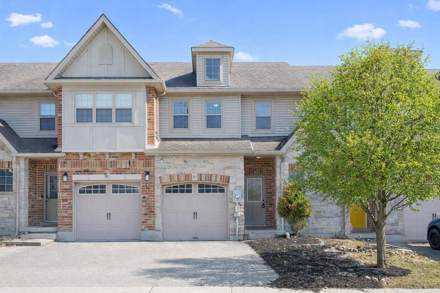 93 WASHBURN Drive, Guelph, ON N1E 0B3