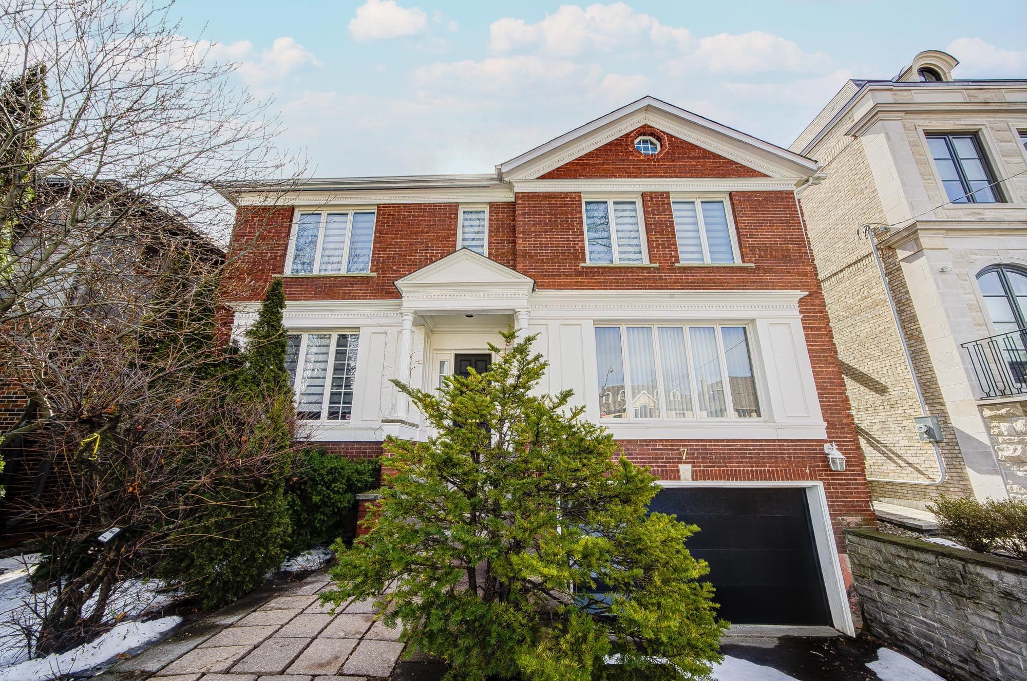 7 Killarney Road, Toronto C03, ON M5P 1L7