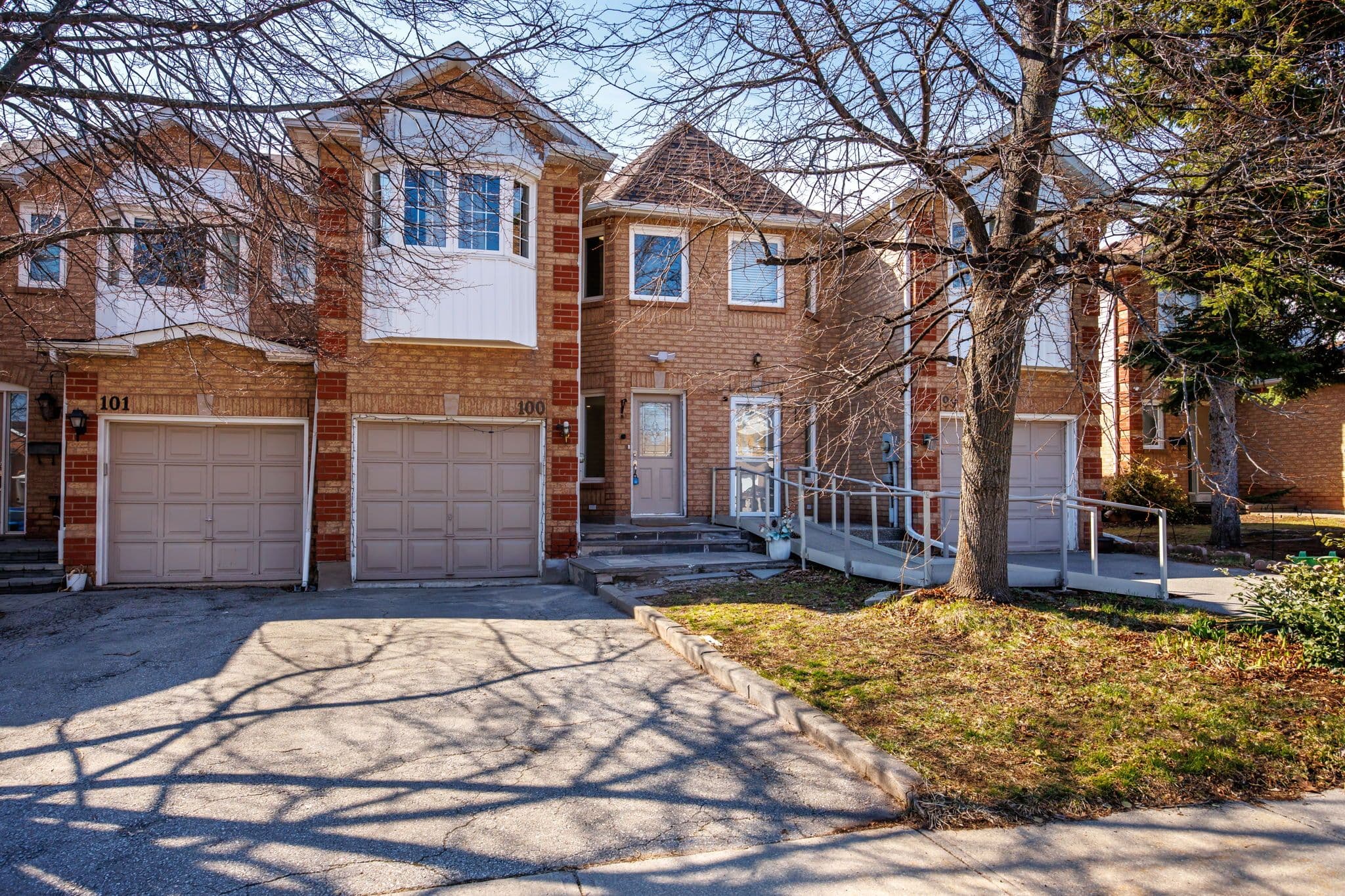 2350 GRAND RAVINE Drive 100, Oakville, ON L6H 6E2