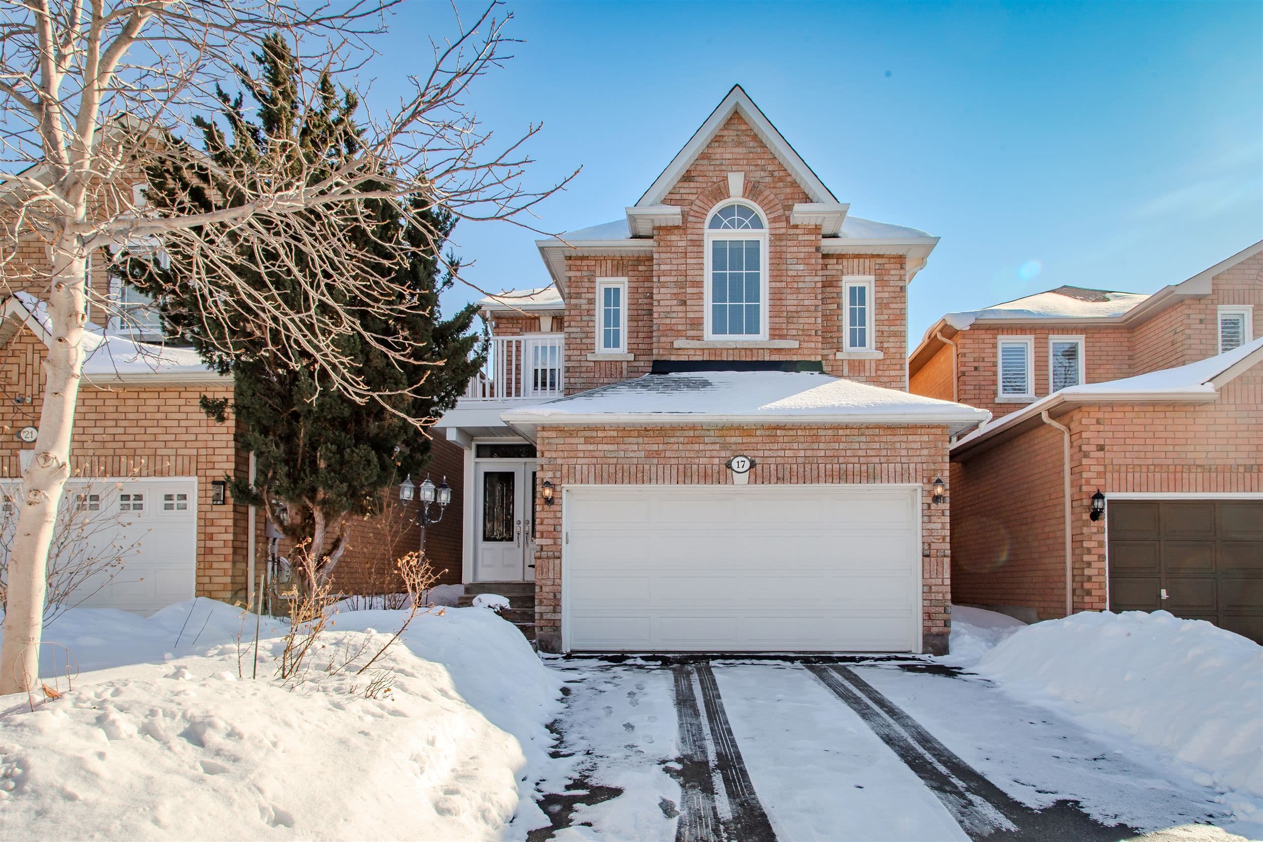 17 Villandry Crescent, Vaughan, ON L6A 2R2