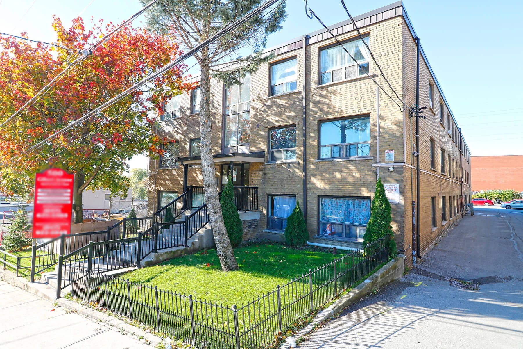 500 Gilbert Avenue 108, Toronto W03, ON M6E 4X5