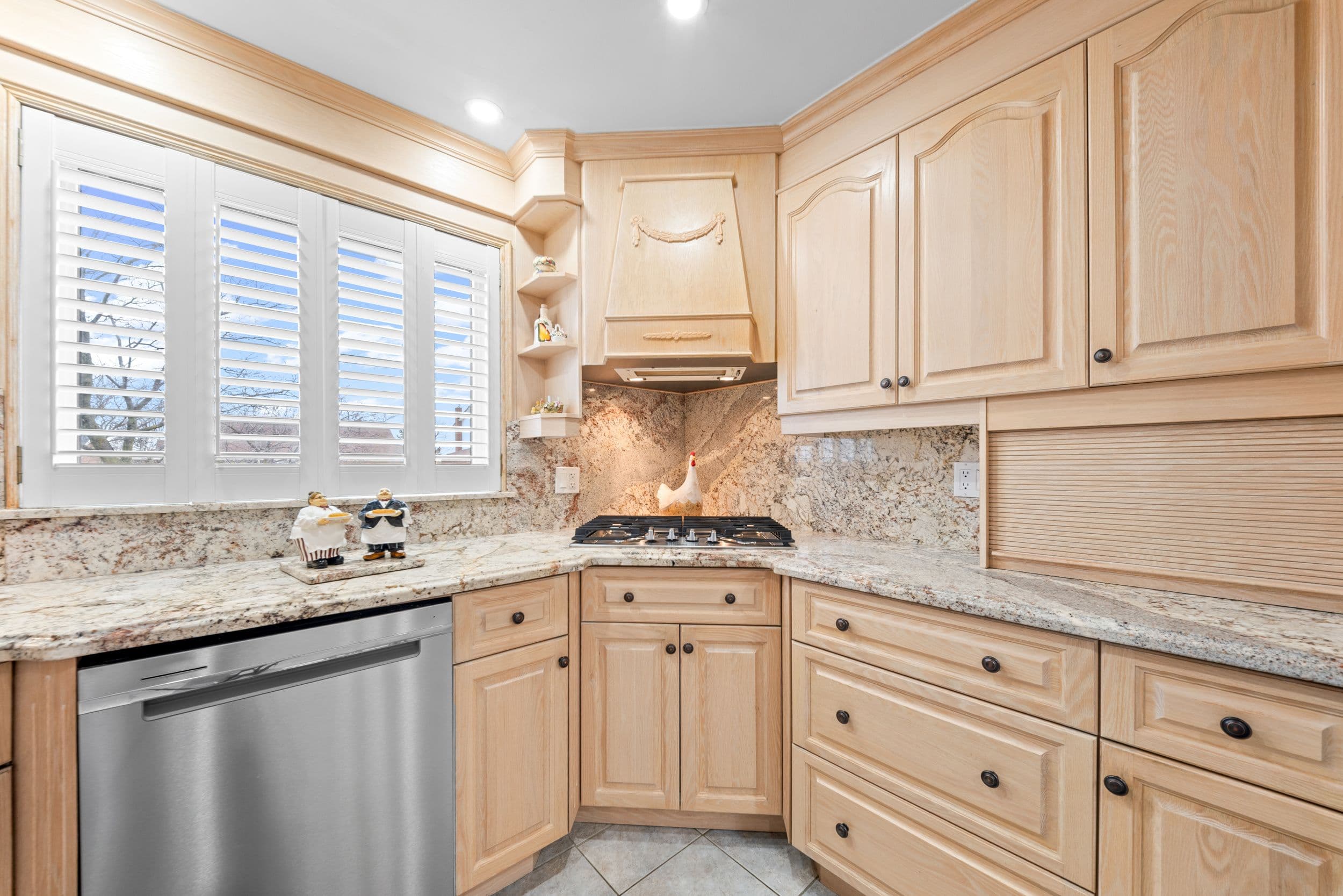 15 Blackthorn Lane, Brampton, ON L6V 3K7