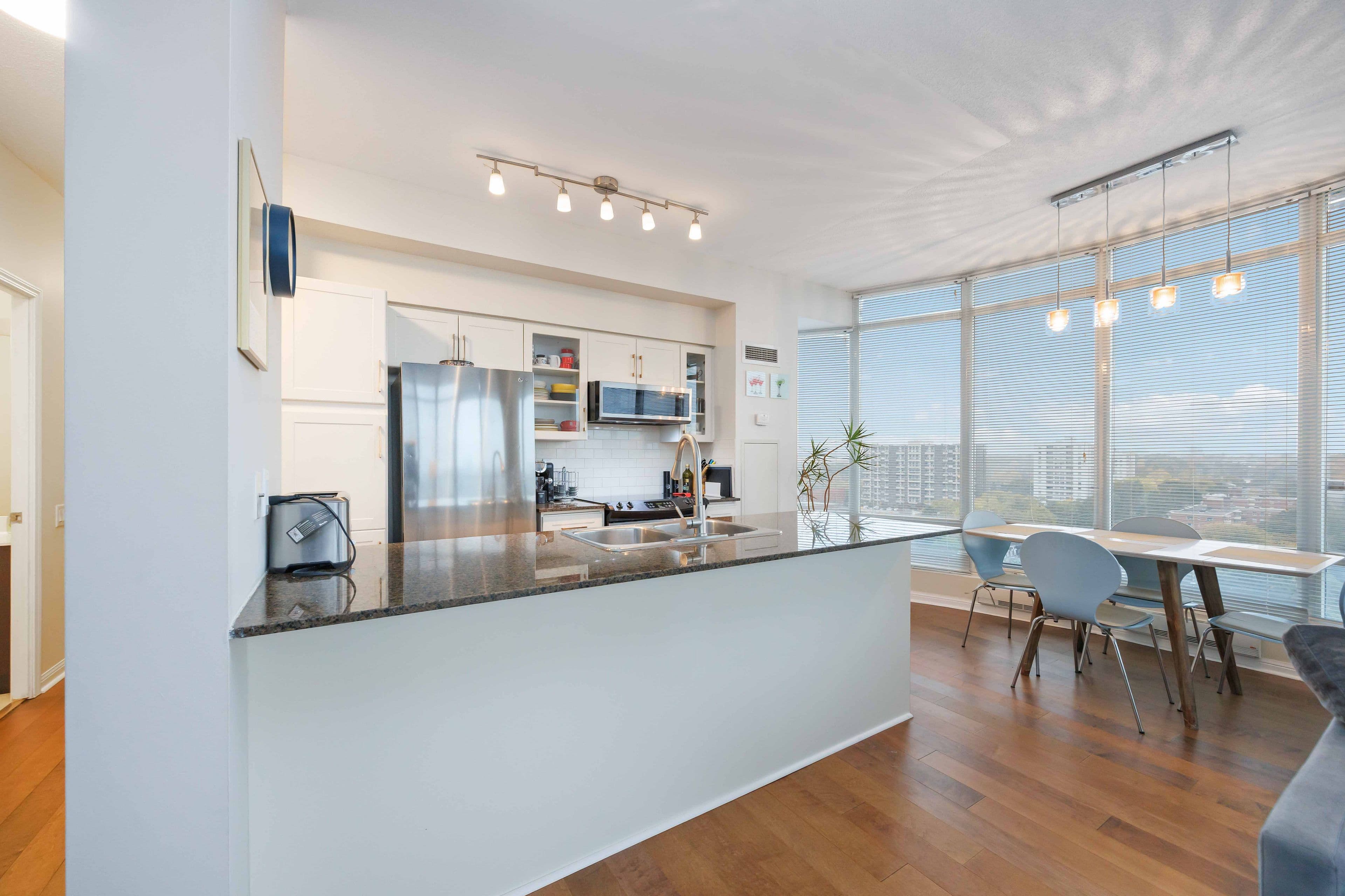 15 Windermere Avenue 1505, Toronto W01, ON M6S 5A2