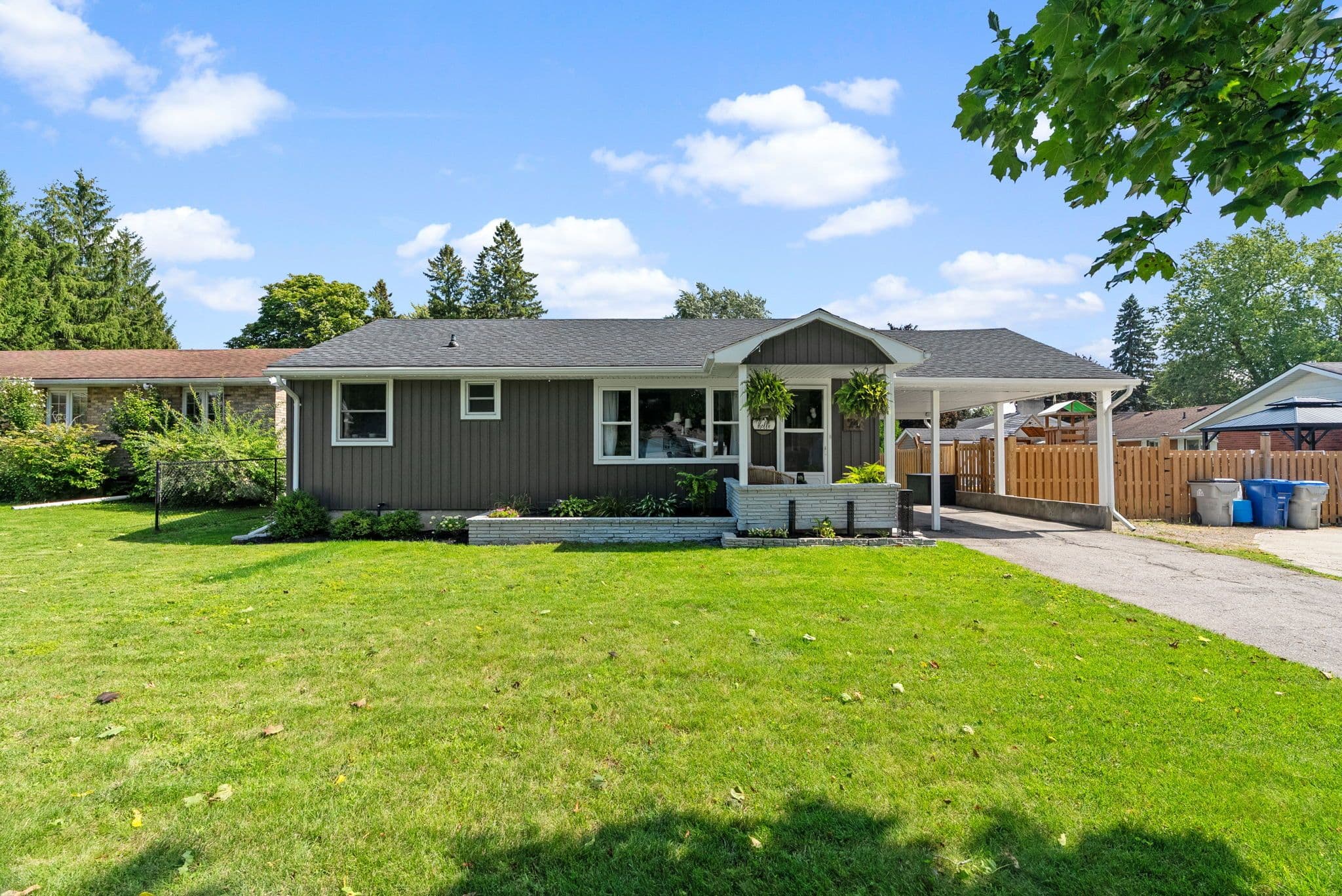 74 East William Street, Huron East, ON N0K 1W0