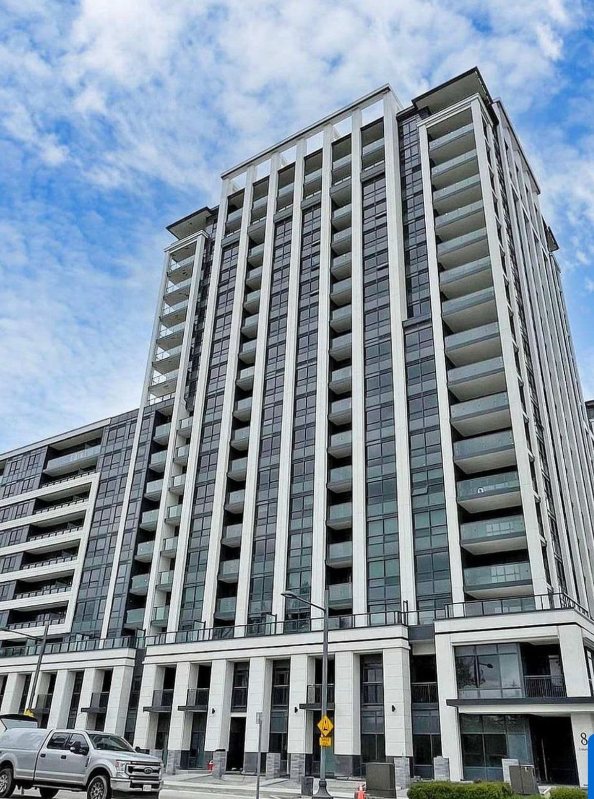 8 Cedarland Drive 826, Markham, ON L6G 0H4