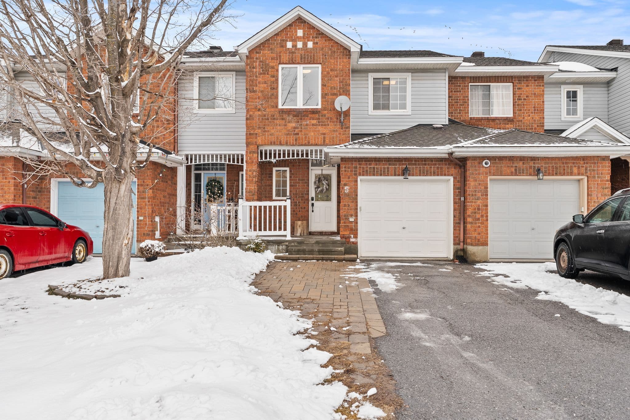 5 Milner Downs Crescent, Kanata, ON K2M 2S6