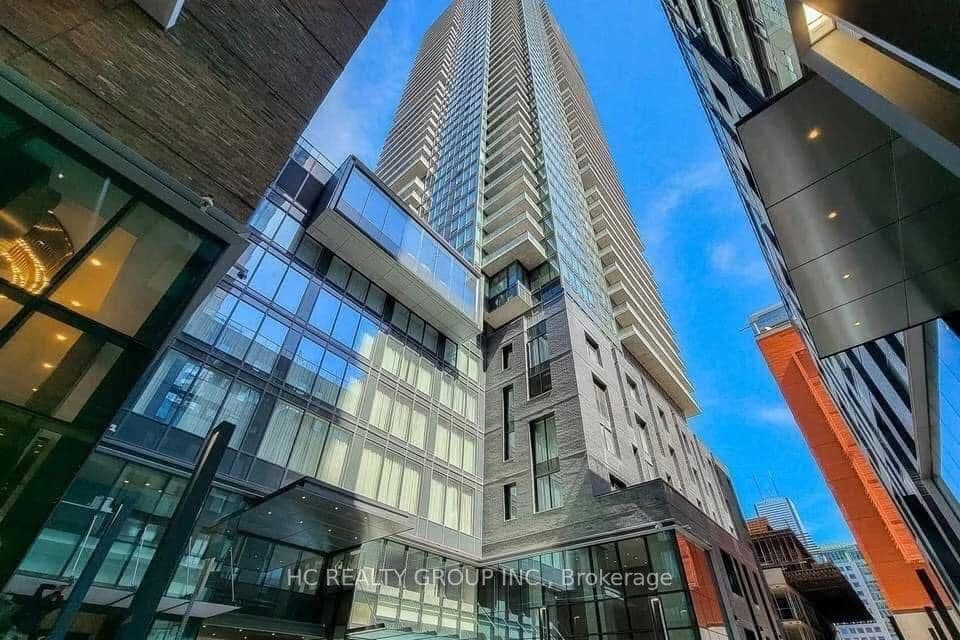 125 Blue Jays Way E 2801, Toronto C01, ON M5V 0N5