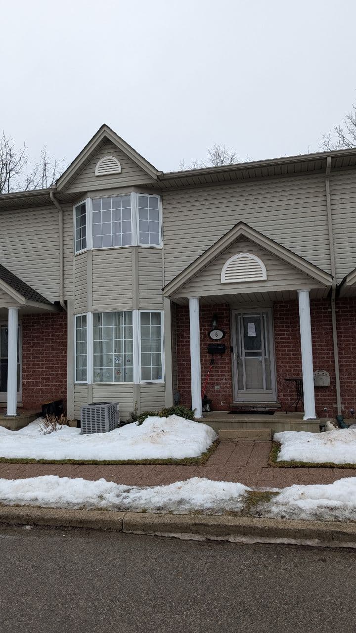 20 Kernohan Parkway 6, London South, ON N6J 4Y3