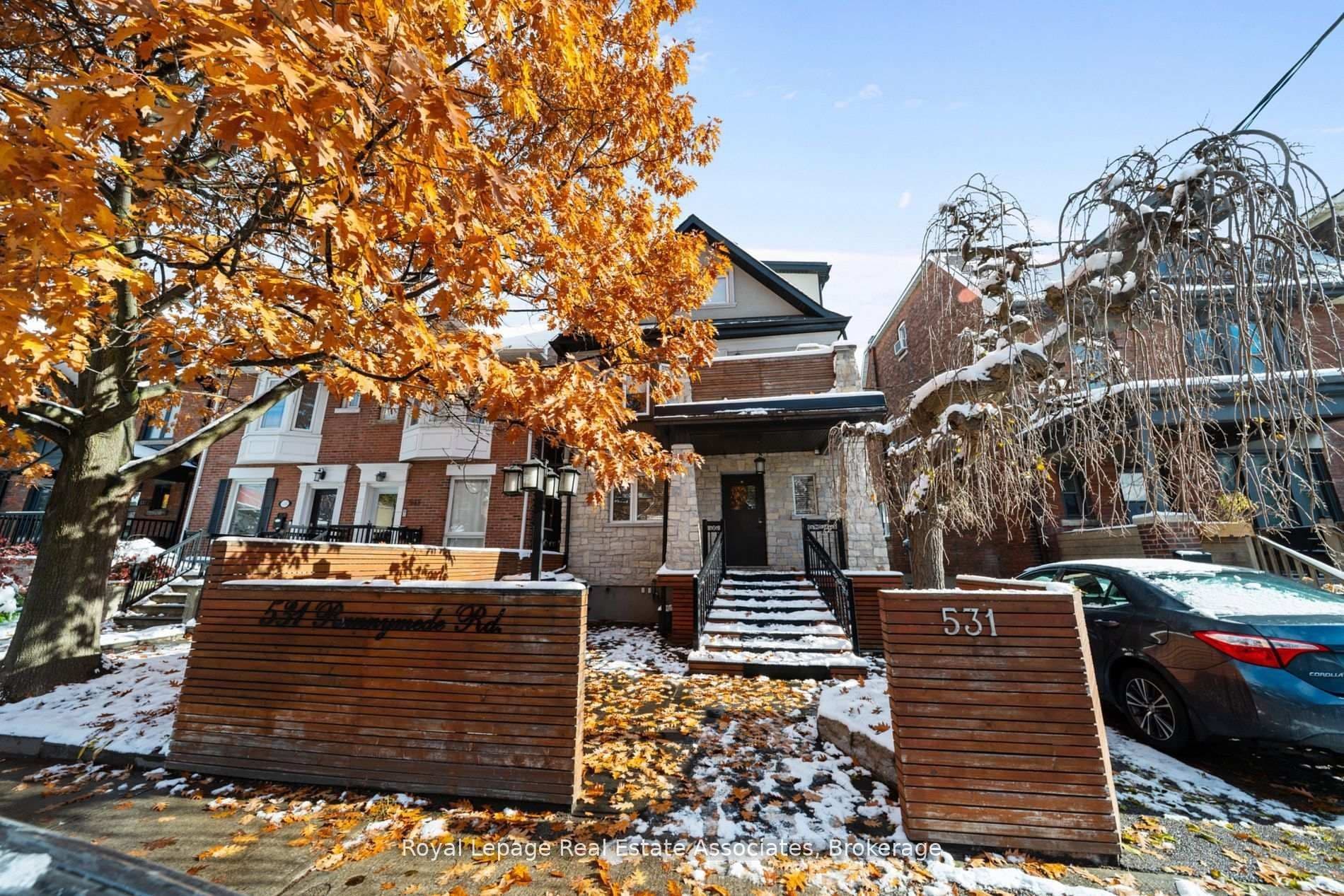 531 Runnymede Road 2, Toronto W02, ON M6S 2Z8